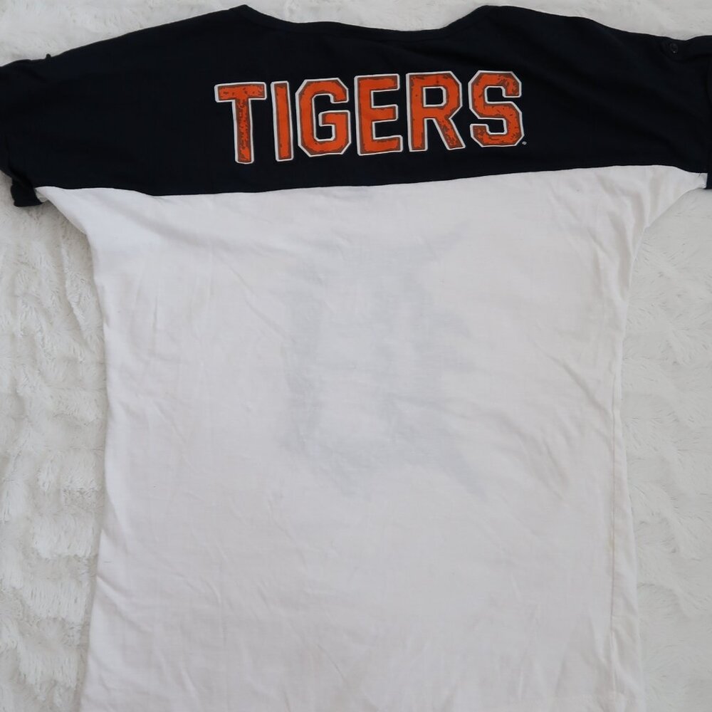 Detroit Tigers Sports Tee! - Picture 2 of 7